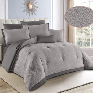 مفرش نفرين 8 قطع ساده وجهين مع نقش بارز مقاس كبير 240×260 مع تكاية جاهزة وحشوة فاخرة من متجر مفرشكوم رصاصي غامق